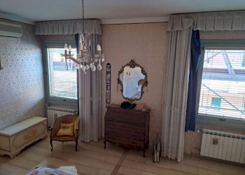 Camera da letto - Quadrilocale via Gian Battista Monti, 21, Genova (zona Sampierdarena) - foto 6