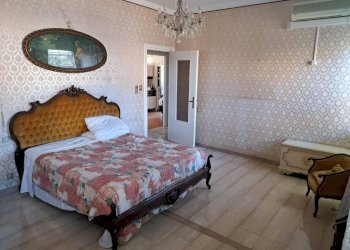 Camera da letto - Quadrilocale via Gian Battista Monti, 21, Genova (zona Sampierdarena) - foto 7