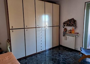 Camera da letto - Quadrilocale via Gian Battista Monti, 21, Genova (zona Sampierdarena) - foto 9