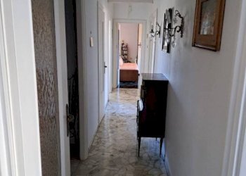 Corridoio - Quadrilocale via Gian Battista Monti, 21, Genova (zona Sampierdarena) - foto 13