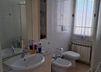 Bagno - Quadrilocale via Gian Battista Monti, 21, Genova (zona Sampierdarena) - foto 14