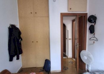 Camera da letto - Quadrilocale Genova (zona Sampierdarena) - foto 29