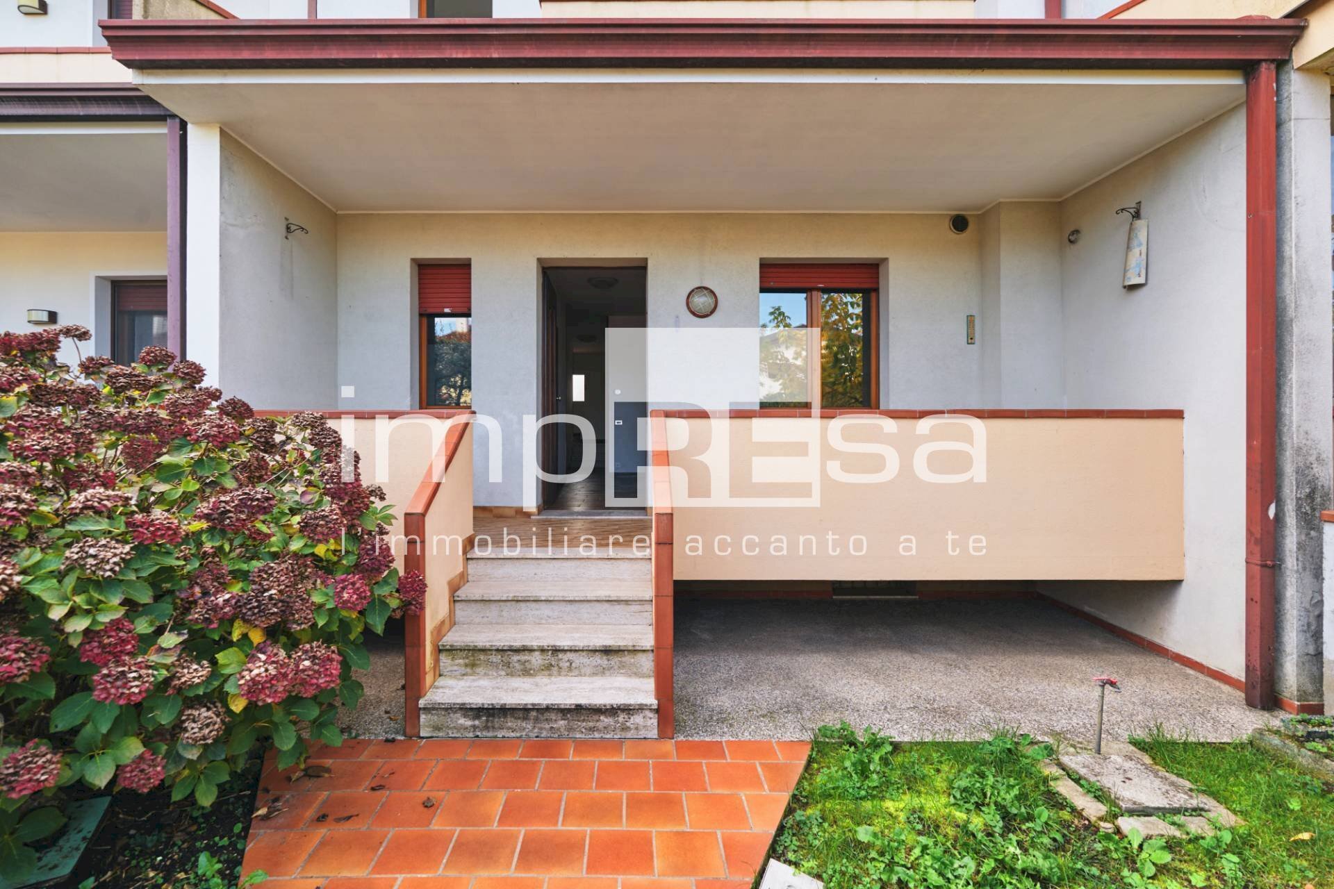 Foto 1 - Villa a Schiera VIA F.lli Calvi, Paese - foto 1