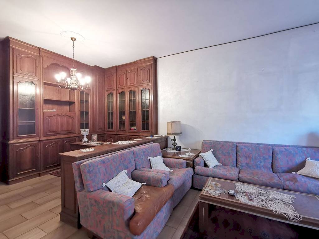 Salone - Appartamento via Vittorio Zanellato, 1, Venaria Reale - foto 2