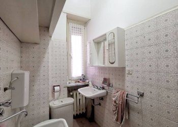Bagno - Appartamento via Vittorio Zanellato, 1, Venaria Reale - foto 18