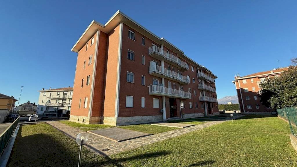 Facciata - Trilocale via Maurizio Antonio Zumaglini, 17, Verrone - foto 1