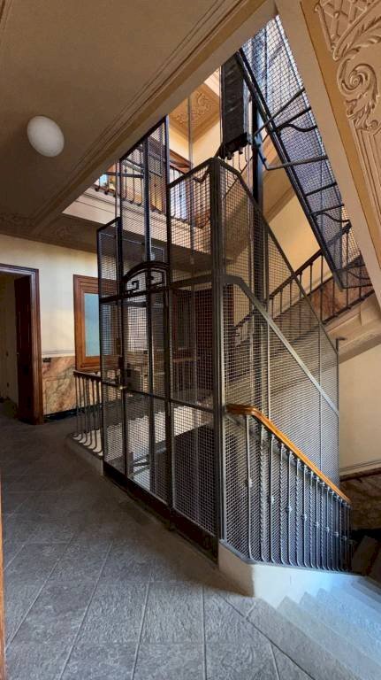 Interno palazzo - Trilocale piazza Martiri della Libertà, 6, Biella - foto 2