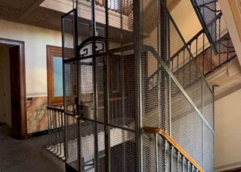 Interno palazzo - Trilocale piazza Martiri della Libertà, 6, Biella - foto 2