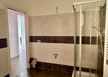 Bagno - Trilocale piazza Martiri della Libertà, 6, Biella - foto 22