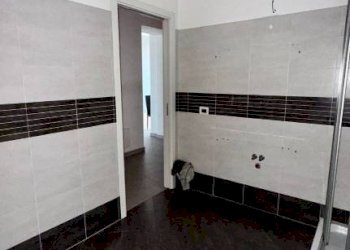 Bagno - Trilocale piazza Martiri della Libertà, 6, Biella - foto 23