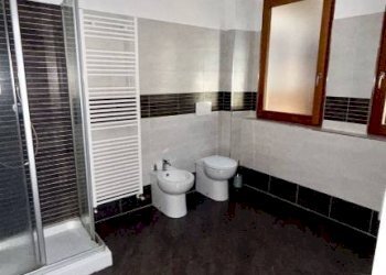 Bagno - Trilocale piazza Martiri della Libertà, 6, Biella - foto 24