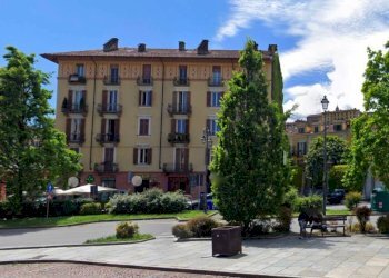 Facciata - Trilocale piazza Martiri della Libertà, 6, Biella - foto 1