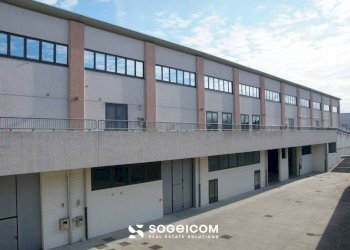 Facciata - Magazzino via Sile, 6, Volpago del Montello - foto 9