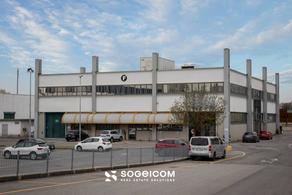 Zona - Capannone viale dell'Industria, Caponago - foto 1