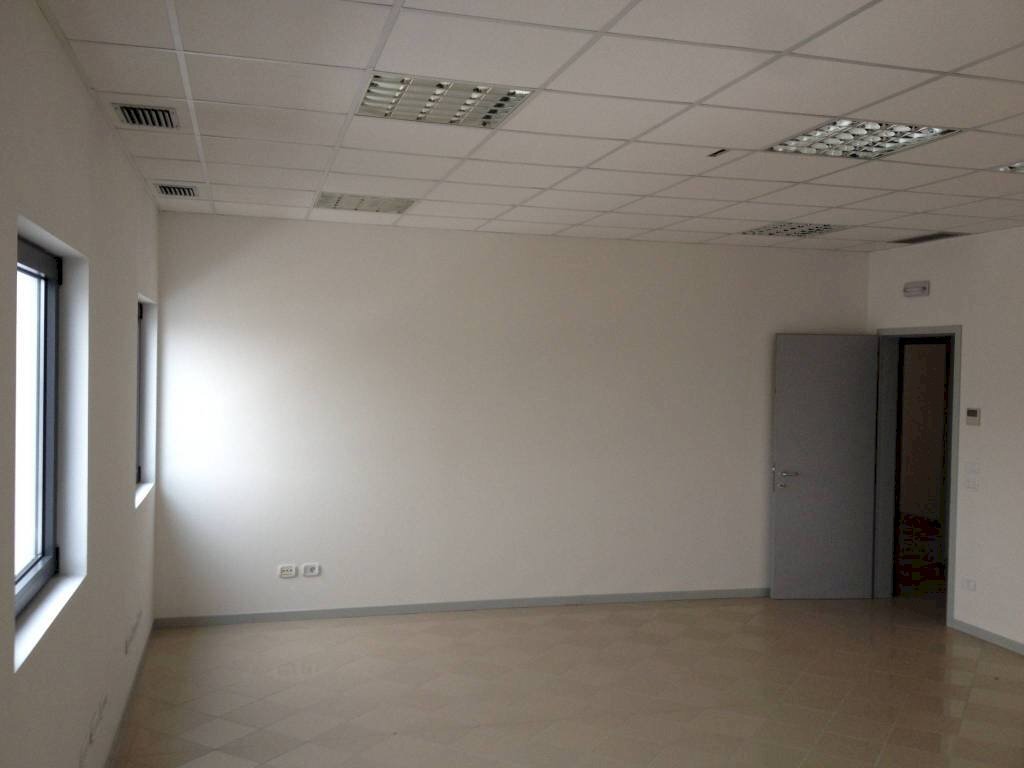 Ufficio - Office via Cirillo Monzani, Venezia (neighborhood Mestre) - photo 1