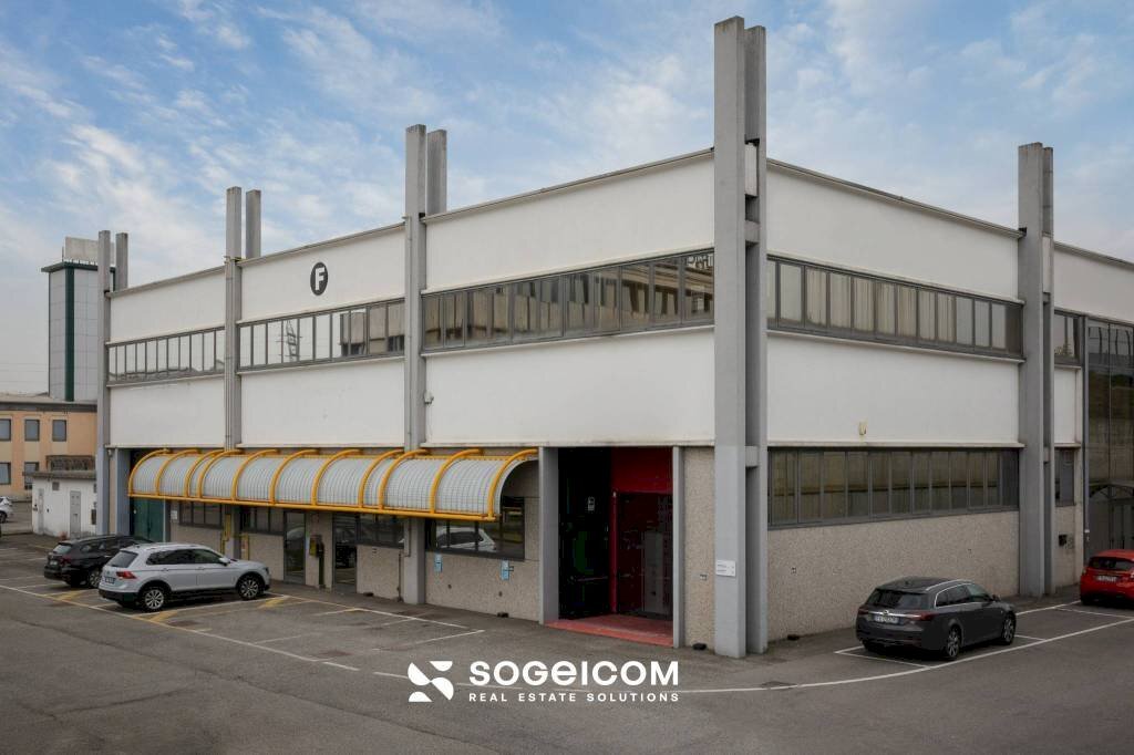 Zona - Magazzino viale dell'Industria, Caponago - foto 1