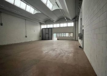 Interno non residenziale - Warehouse via Priula, Nervesa della Battaglia - photo 9