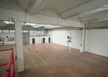 Interno non residenziale - Warehouse via Priula, Nervesa della Battaglia - photo 15