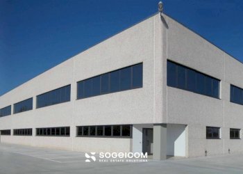 Facciata - Capannone via Luigi Negrelli, Paese - foto 1