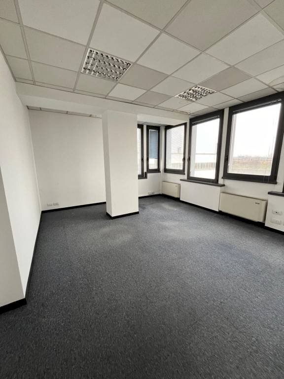 Interno non residenziale - Ufficio viale dell'Industria, 17, Caponago - foto 2