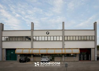 Zona - Capannone viale dell'Industria, Caponago - foto 1