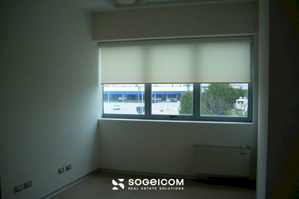 Stanza non arredata - Ufficio via Scornigiana, 6, Pisa (zona Ospedaletto) - foto 1