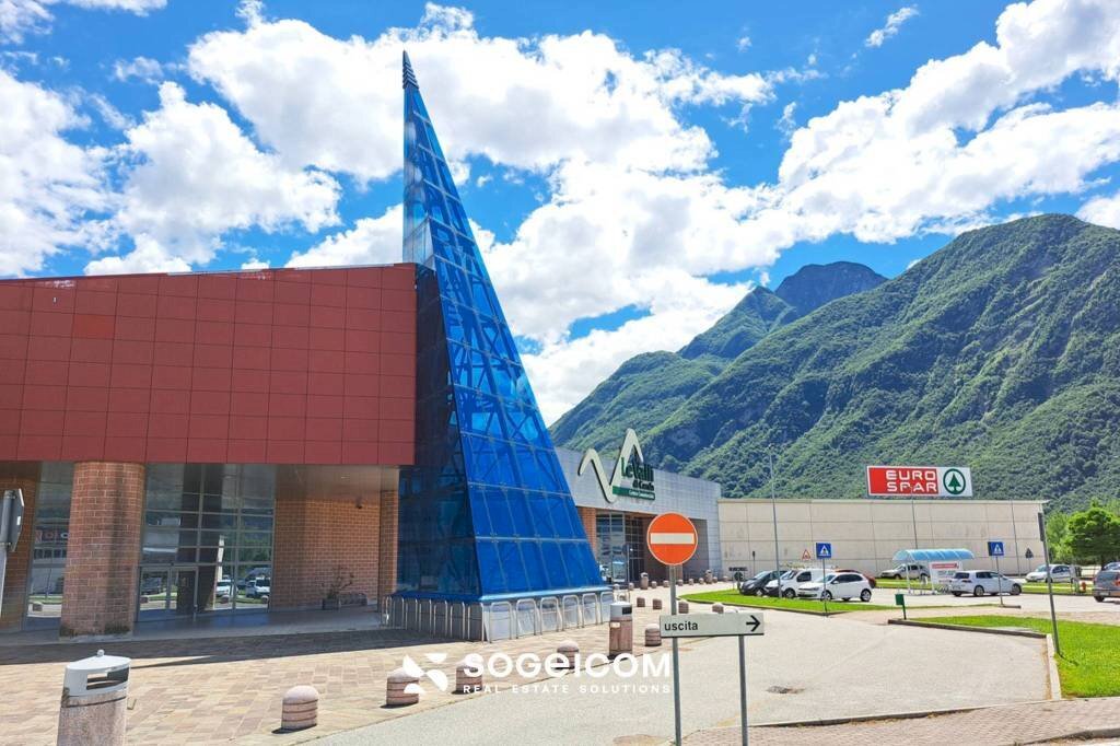 Zona - Negozio viale Valli di Carnia, 1, Amaro - foto 1