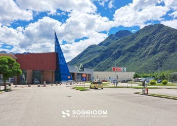 Zona - Negozio viale Valli di Carnia, 1, Amaro - foto 4
