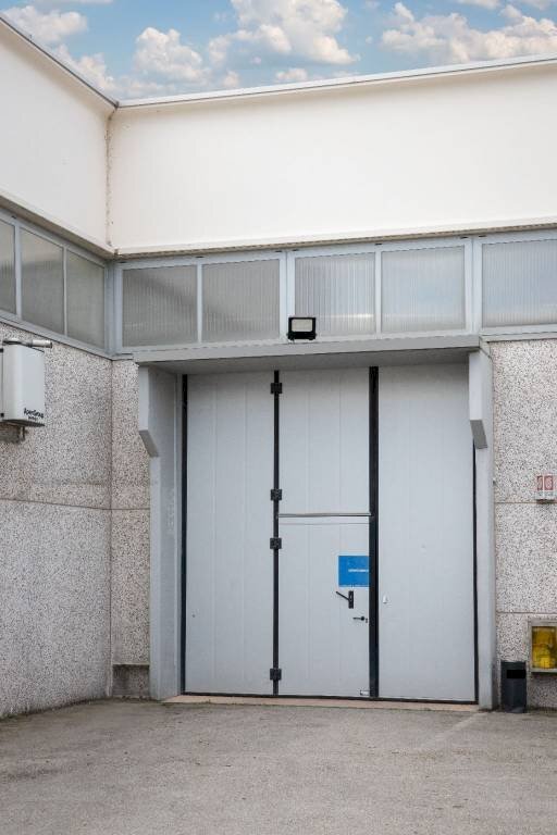 Facciata - Magazzino via Priula, Nervesa della Battaglia - foto 3