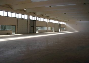 Interno non residenziale - Warehouse via Priula, Nervesa della Battaglia - photo 12