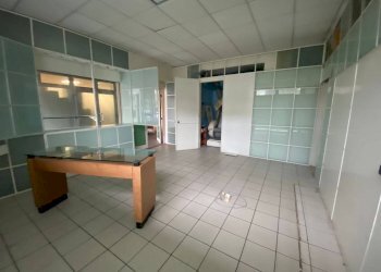 Interno non residenziale - Negozio via Zanobi Bicchierai, 30, Prato - foto 1