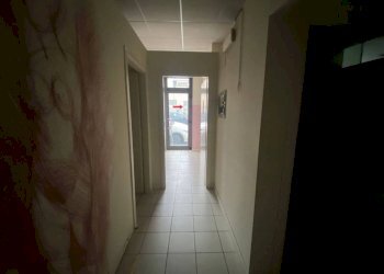 Interno non residenziale - Negozio via Zanobi Bicchierai, 30, Prato - foto 5