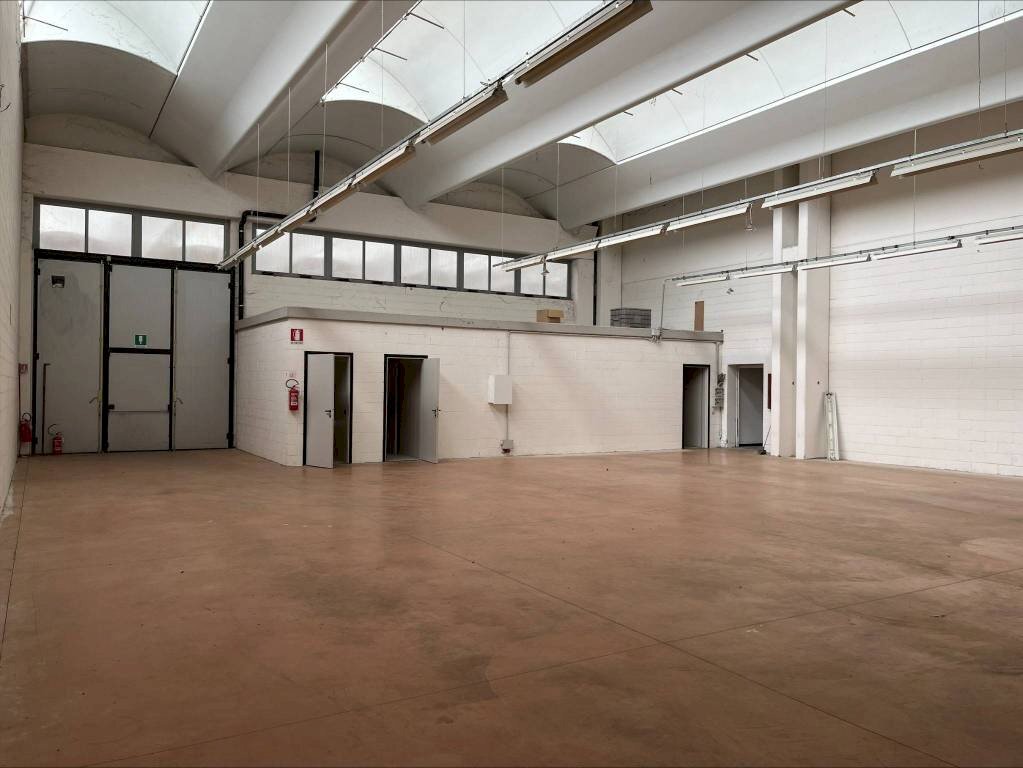 Interno non residenziale - Magazzino via Priula, Nervesa della Battaglia - foto 1