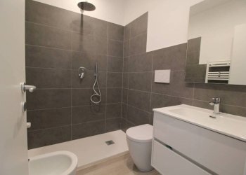 Bagno - Bilocale viale Marco Fulvio Nobiliore, 43, Roma - foto 3