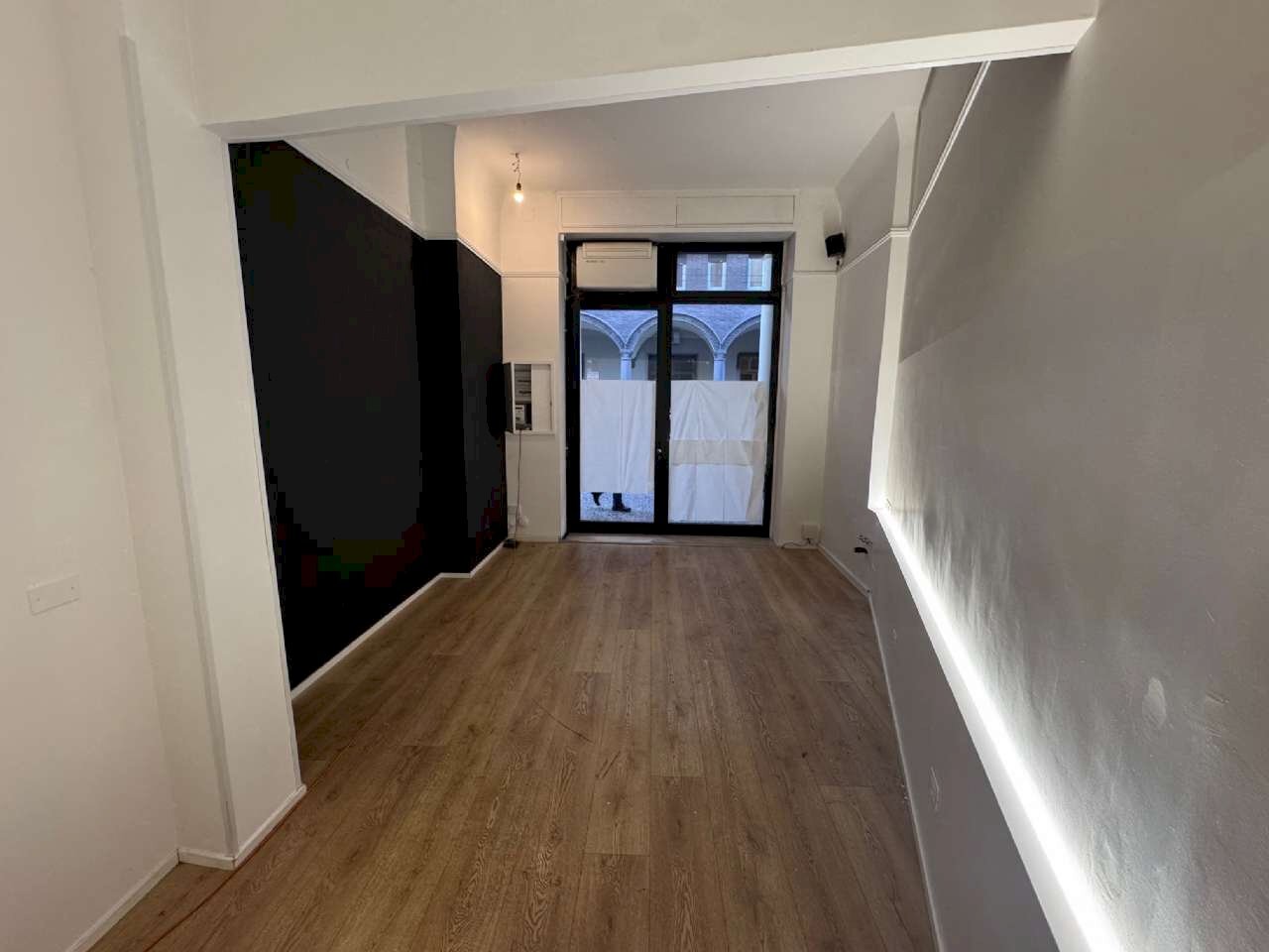 negozio - Negozio via Farini, 32b, Bologna (zona Centro Storico) - foto 3