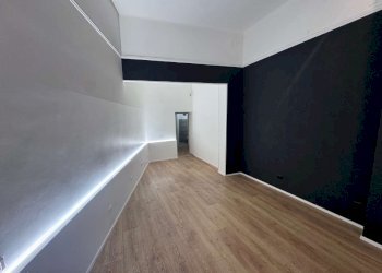 negozio - Negozio via Farini, 32b, Bologna (zona Centro Storico) - foto 4