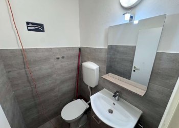 bagno - Negozio via Farini, 32b, Bologna (zona Centro Storico) - foto 9