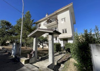facciata - Apartment via san rocco, San Valentino in Abruzzo Citeriore - photo 2