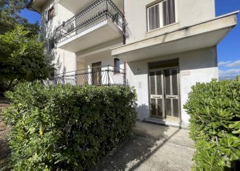 facciata - Apartment via san rocco, San Valentino in Abruzzo Citeriore - photo 4