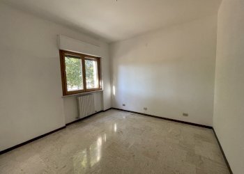 camera da letto - Apartment via san rocco, San Valentino in Abruzzo Citeriore - photo 22