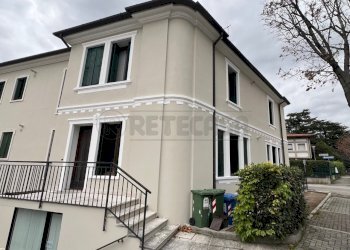 IMG_2204.jpg - Commercial Premises Bassano del Grappa - photo 1