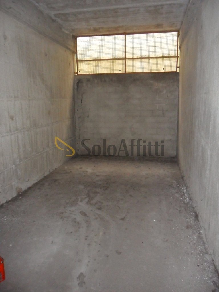 1.JPG - Box Via Principe Amedeo 34, Chieri - photo 2