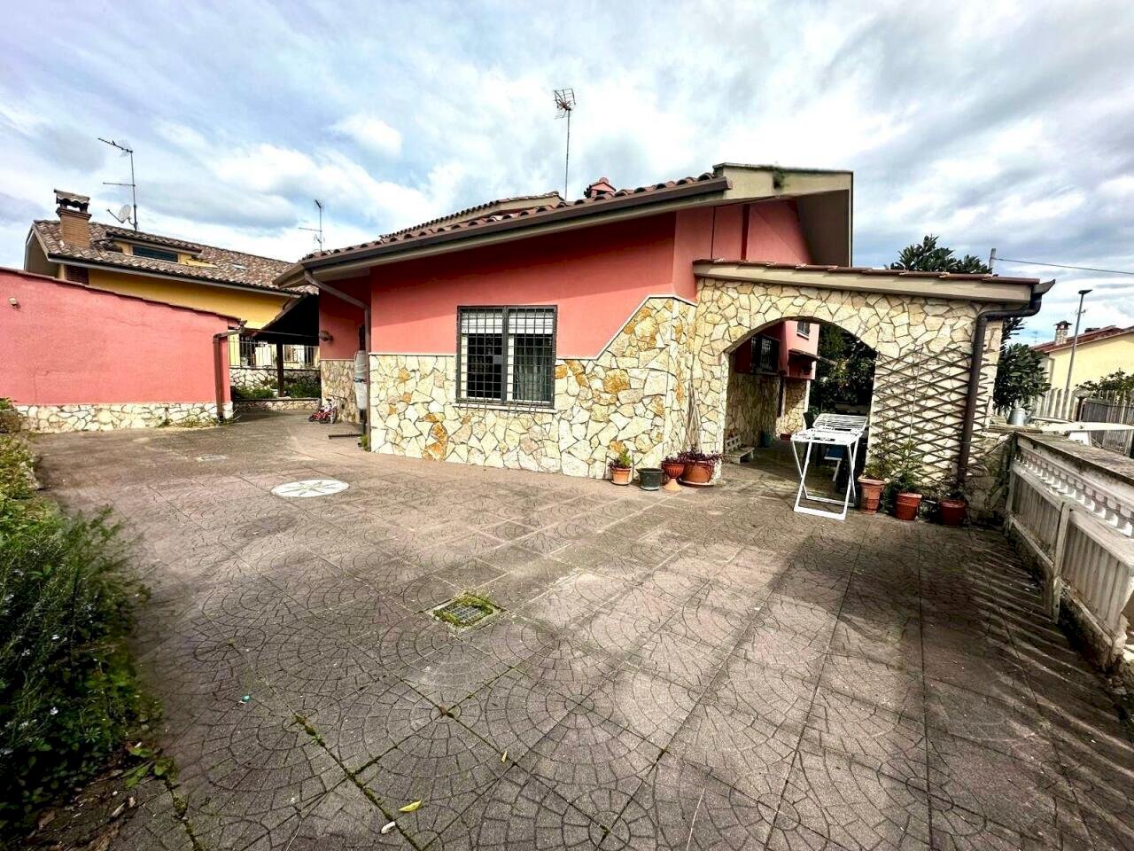 Villino - Villa Via B. Pinturicchio 3, Mentana - foto 2