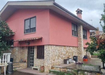 Villino - Villa Via B. Pinturicchio 3, Mentana - foto 1