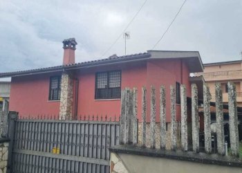 Villino - Villa Via B. Pinturicchio 3, Mentana - foto 2