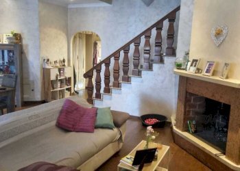 Salone con camino - Villa Via B. Pinturicchio 3, Mentana - foto 4