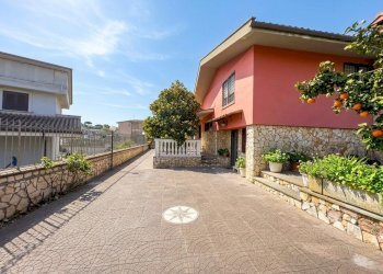 Villino - Villa Via B. Pinturicchio 3, Mentana - foto 1