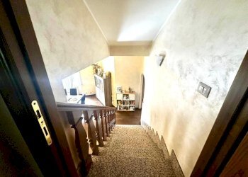 Dettaglio scala - Villa Via B. Pinturicchio 3, Mentana - foto 13