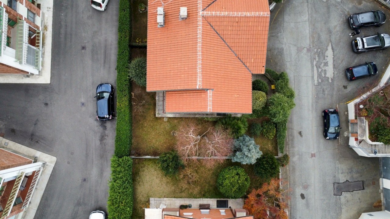 dji_fly_20251202_111036_323_1764670509286_photo_op - Porzione di casa via torino 132, Lanzo Torinese - foto 3