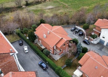 dji_fly_20251202_111334_327_1764670504164_photo_op - Porzione di casa via torino 132, Lanzo Torinese - foto 6